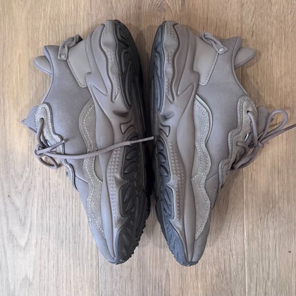 Adidas Women’s Ozweego Sneakers Brown Sample | Size 7 | Rare Streetwear Sneaker - Picture 4 of 15